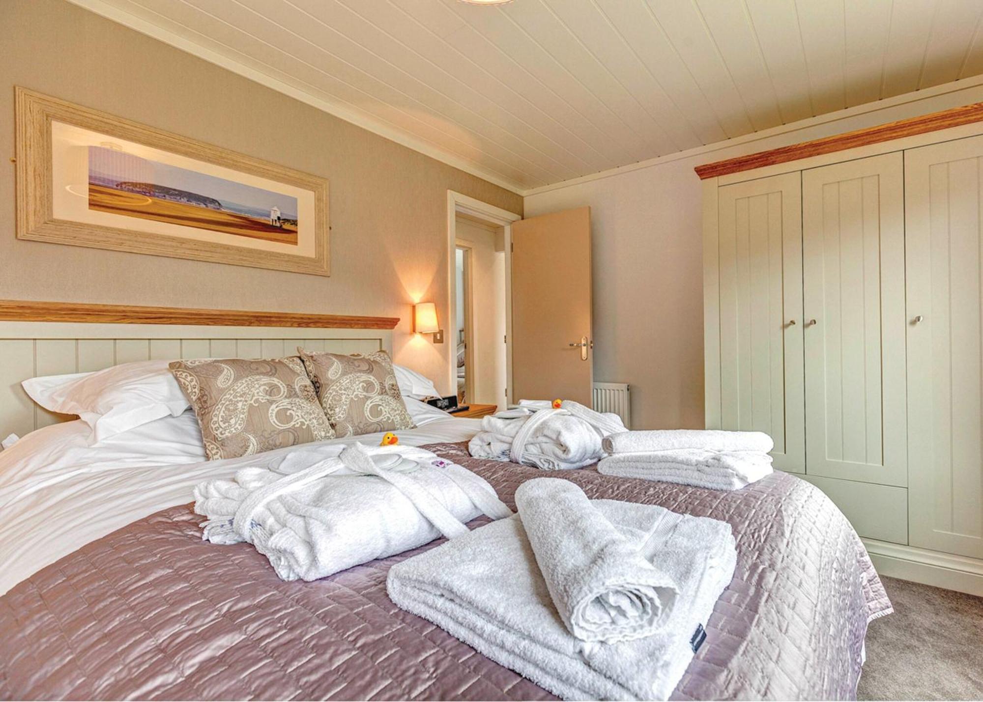 Cheddar Woods Resort And Spa Номер фото