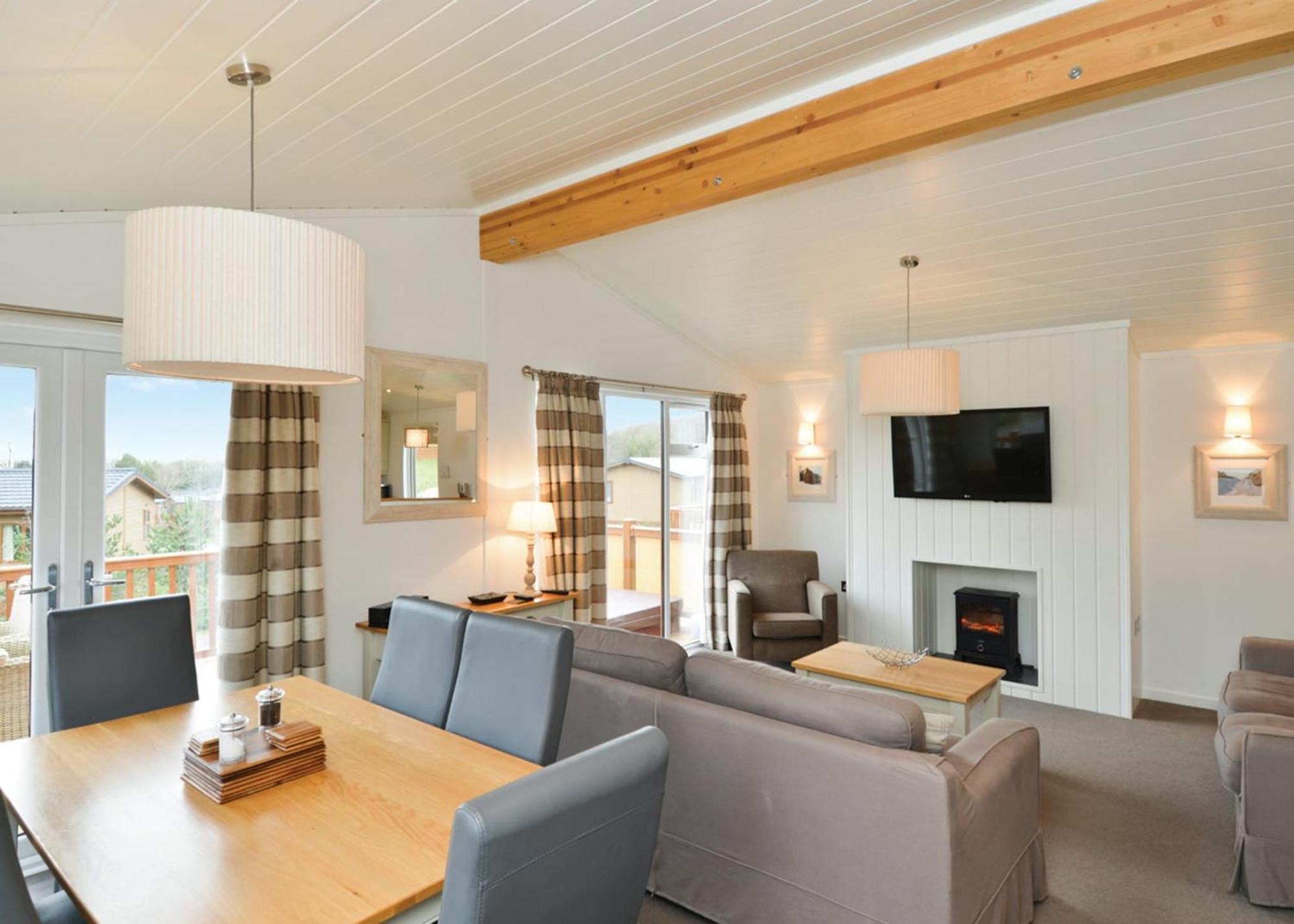 Cheddar Woods Resort And Spa Номер фото
