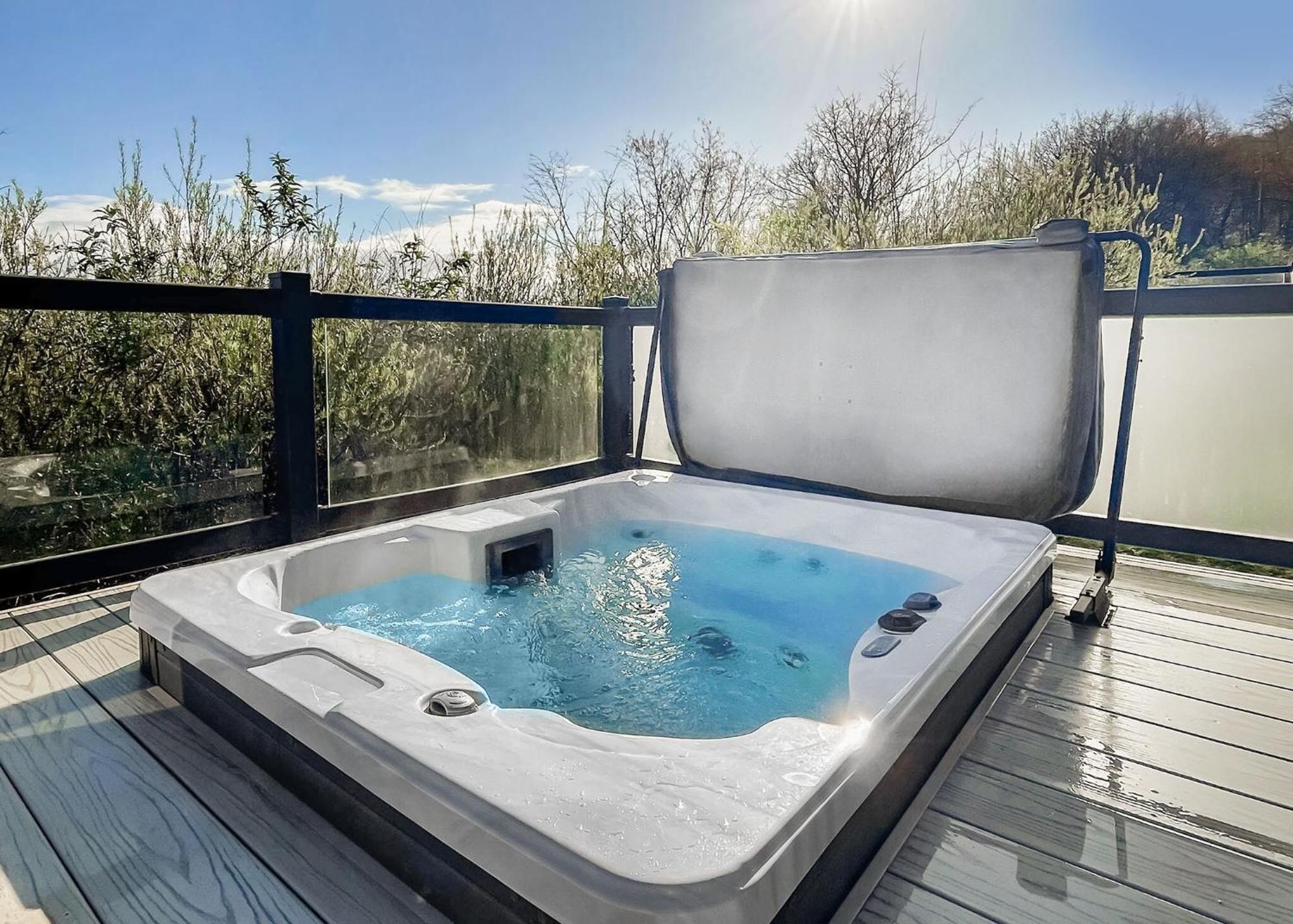 Cheddar Woods Resort And Spa Экстерьер фото